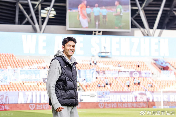 联赛冠军拼图！拜合拉木加盟成都蓉城！年仅23岁，已是国足主力！|转会|深圳新鹏城|亚冠精英|成都蓉城足球俱乐部|年轻球员转会_新浪体育_新浪新闻